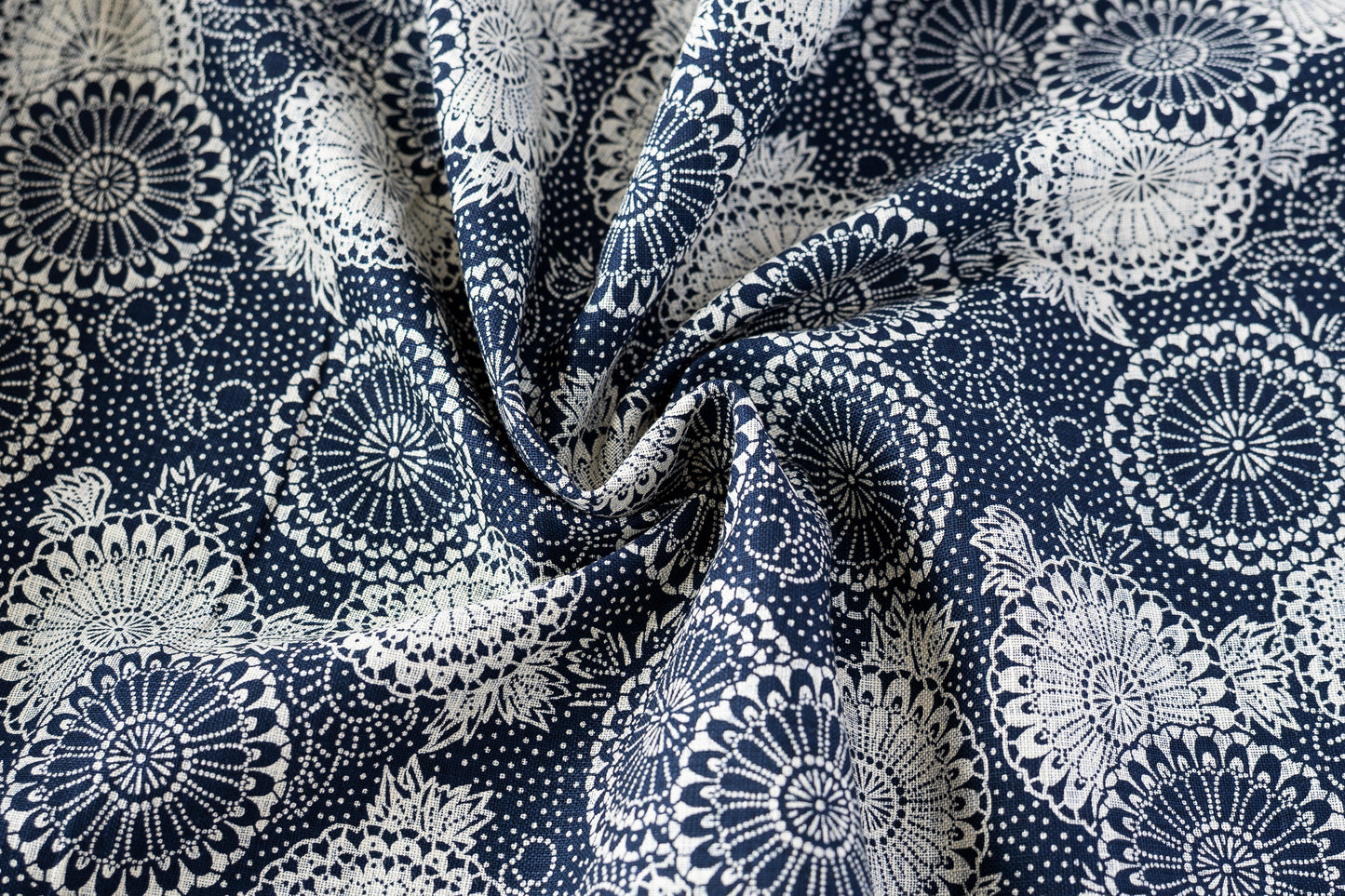 Sevenberry Nara Homespun - Flower Wheel