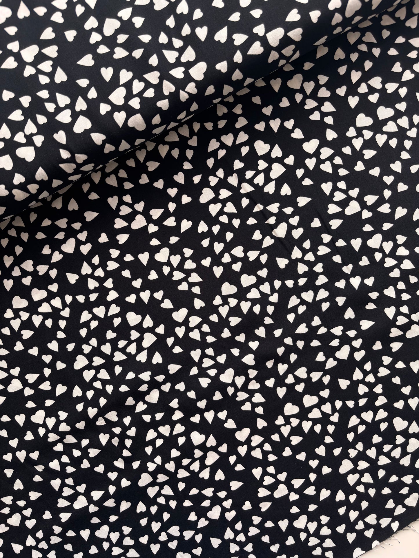 Viscose ECOVERO™ - Black & White Hearts