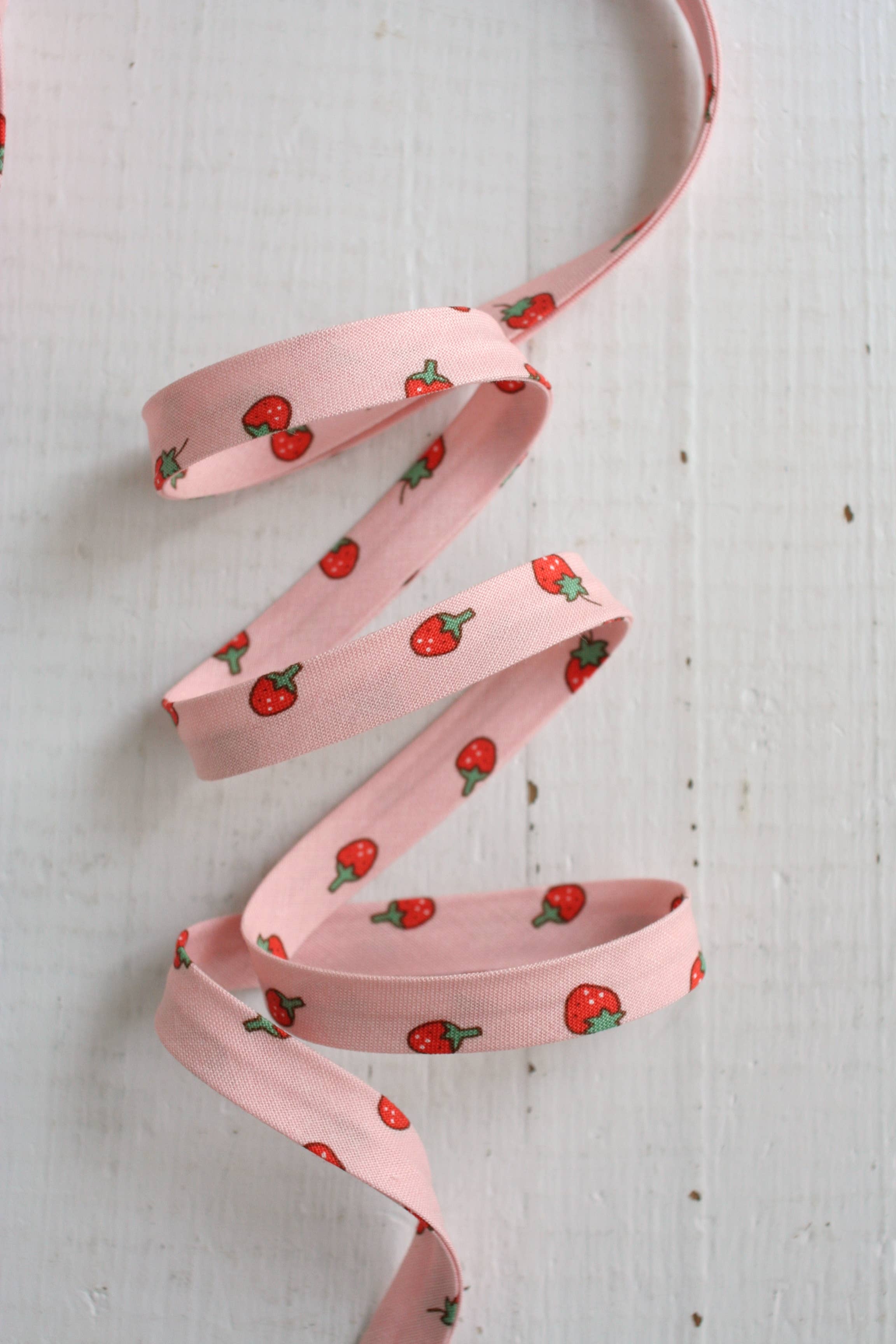 1/2" Double Fold Bias Binding - Strawberry (by the yard)
