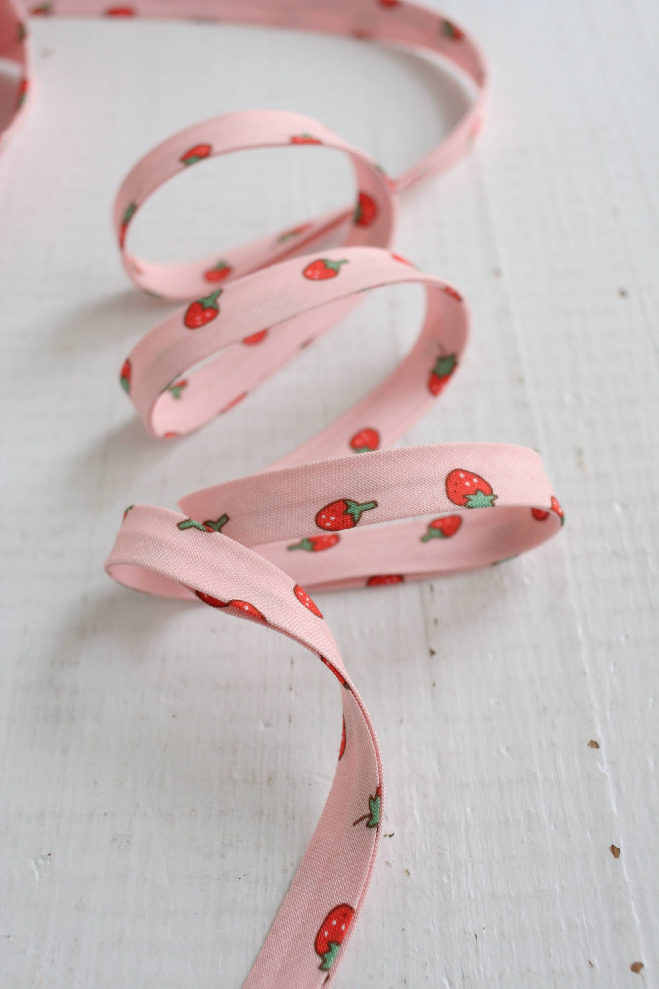 1/2" Double Fold Bias Binding - Strawberry (by the yard)
