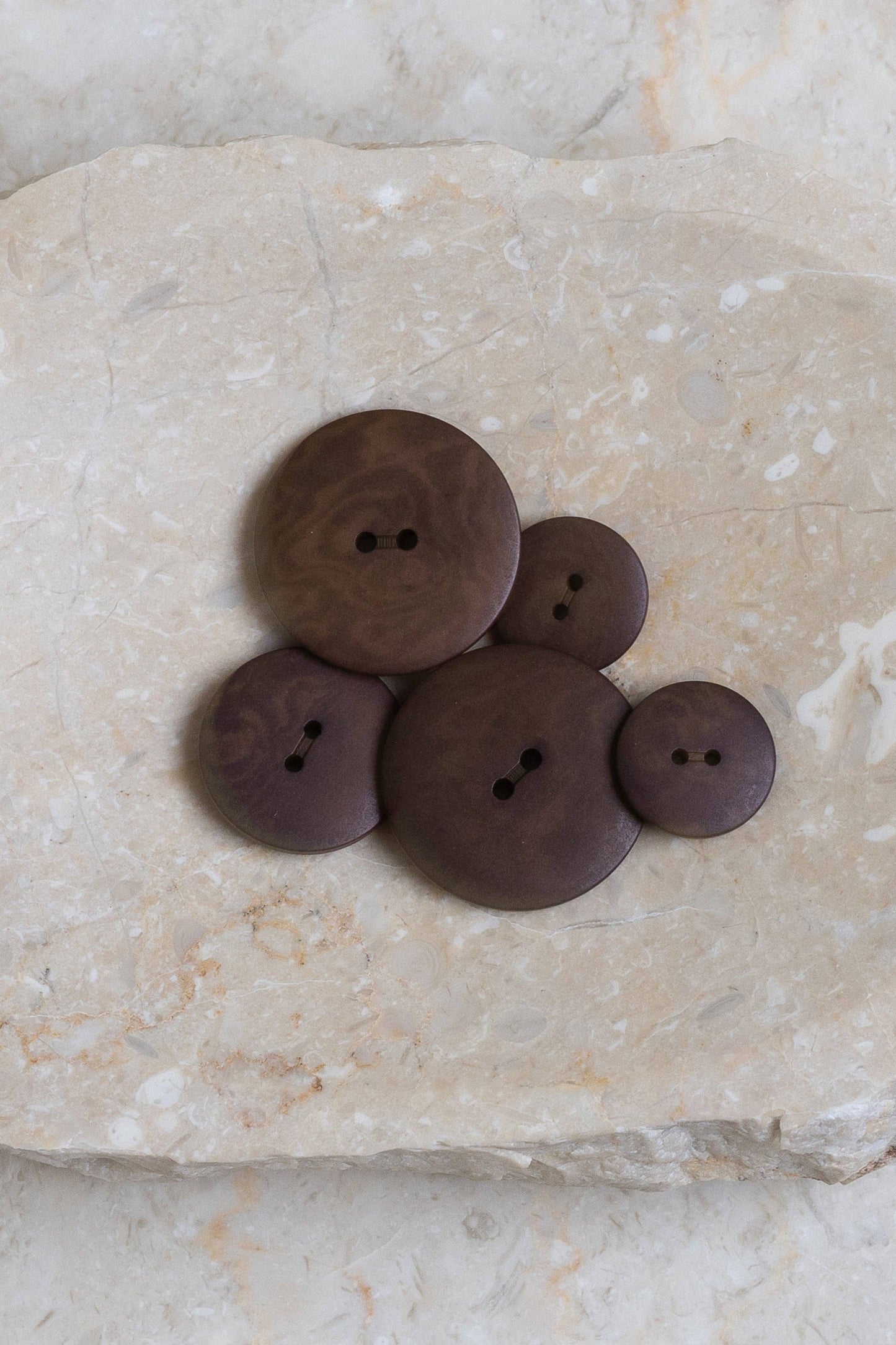 Palm Buttons - oat chocolate x50