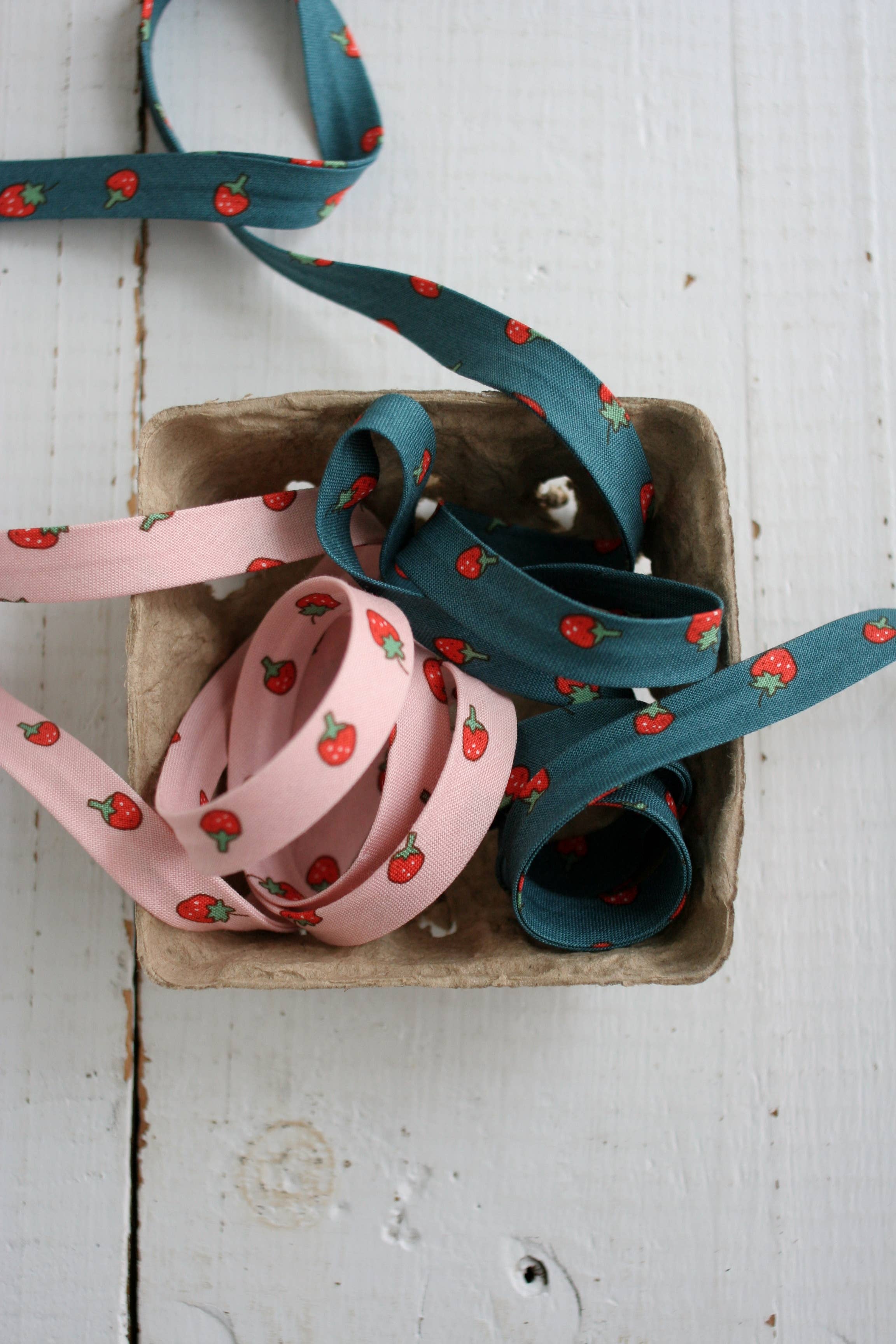 1/2" Double Fold Bias Binding - Strawberry (by the yard)