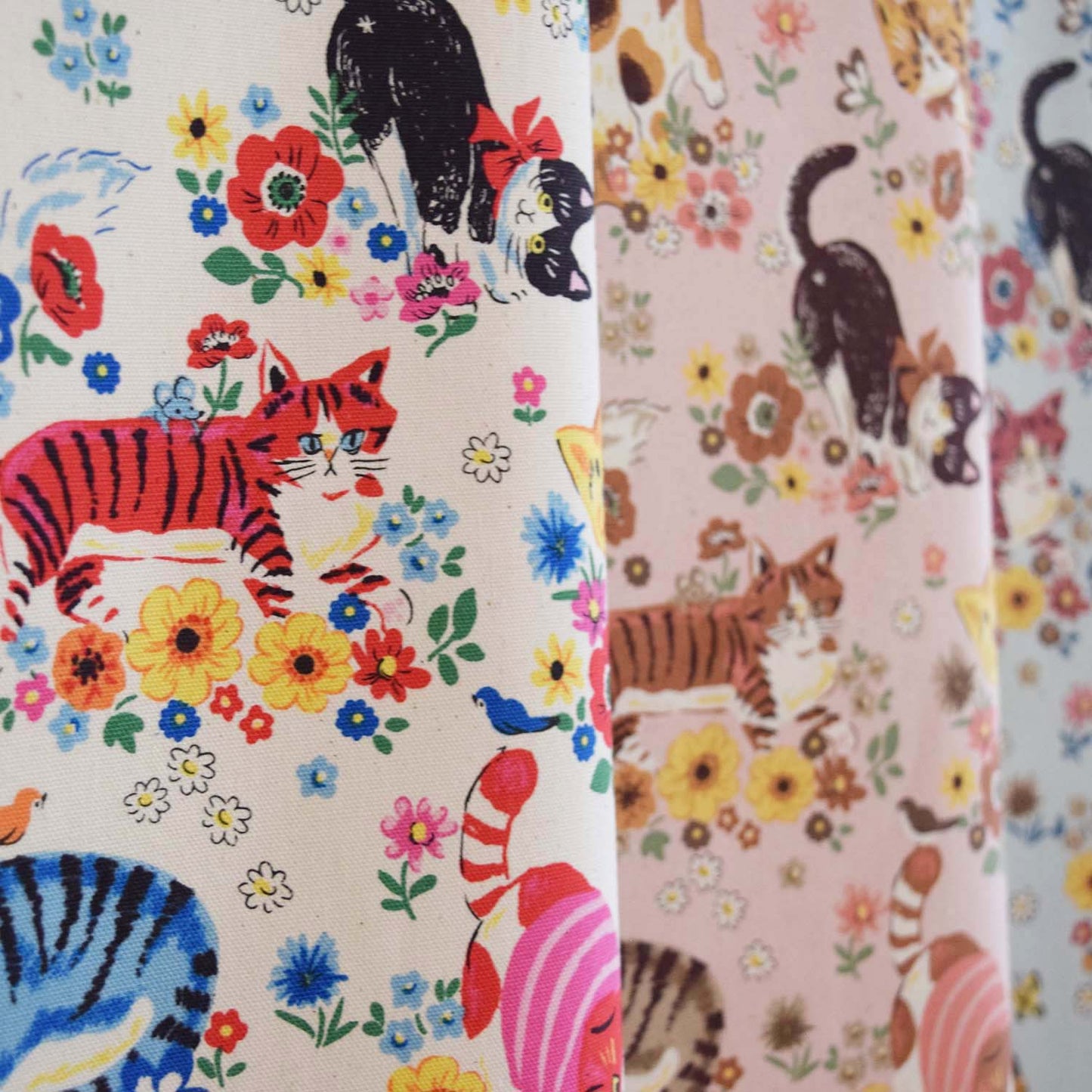 Kokka - Powerful Animal Cats Flower Garden Cotton Oxford (Natural)