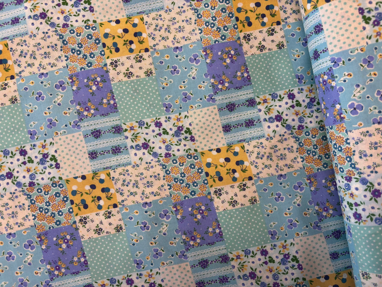 Sevenberry Country Floral Cottage (Light Blue)