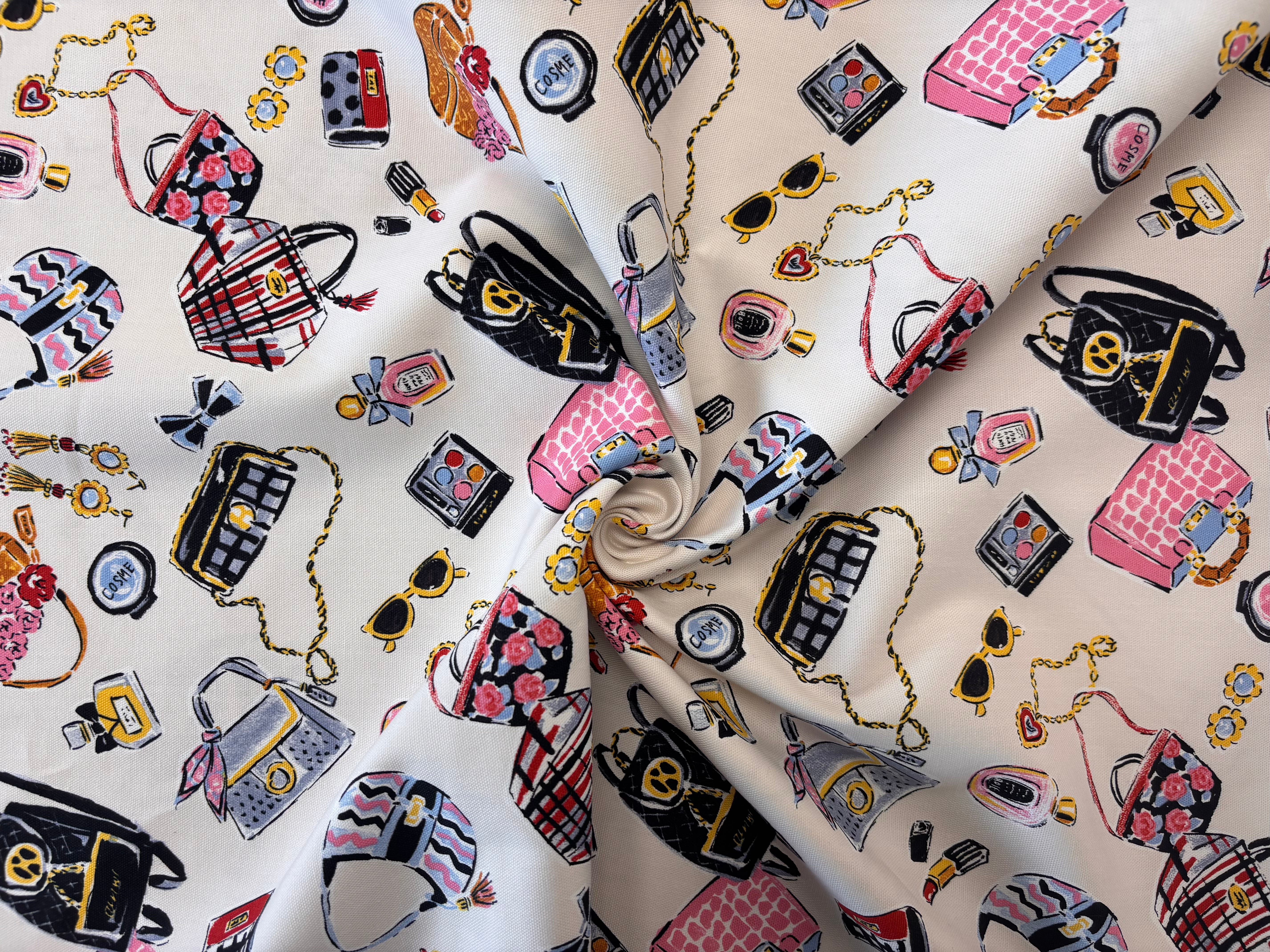 Kokka Cotton Oxford - Purses & Makeup!