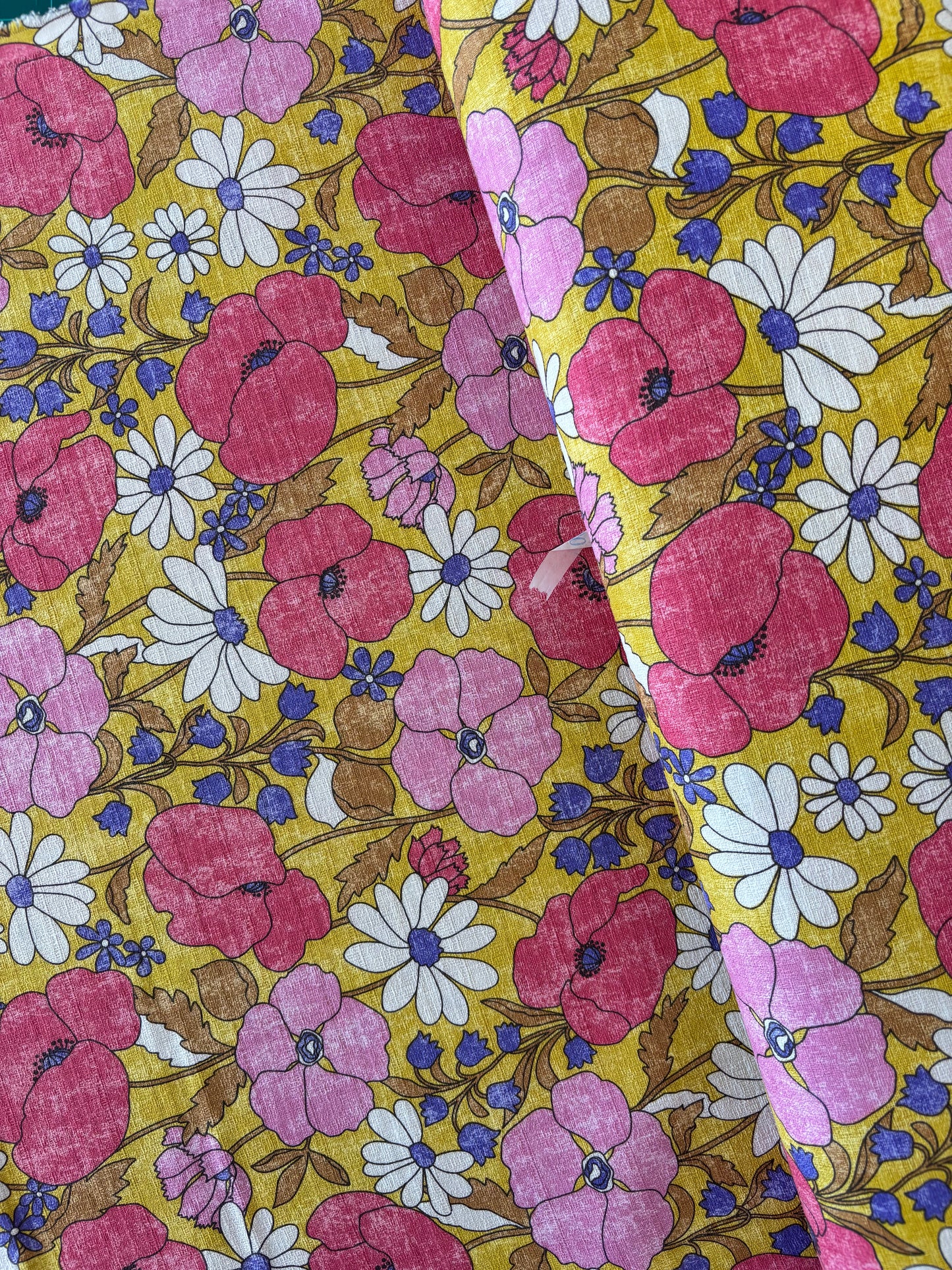 Kokka - Retro Blooms Cotton Barkcloth (Pink)