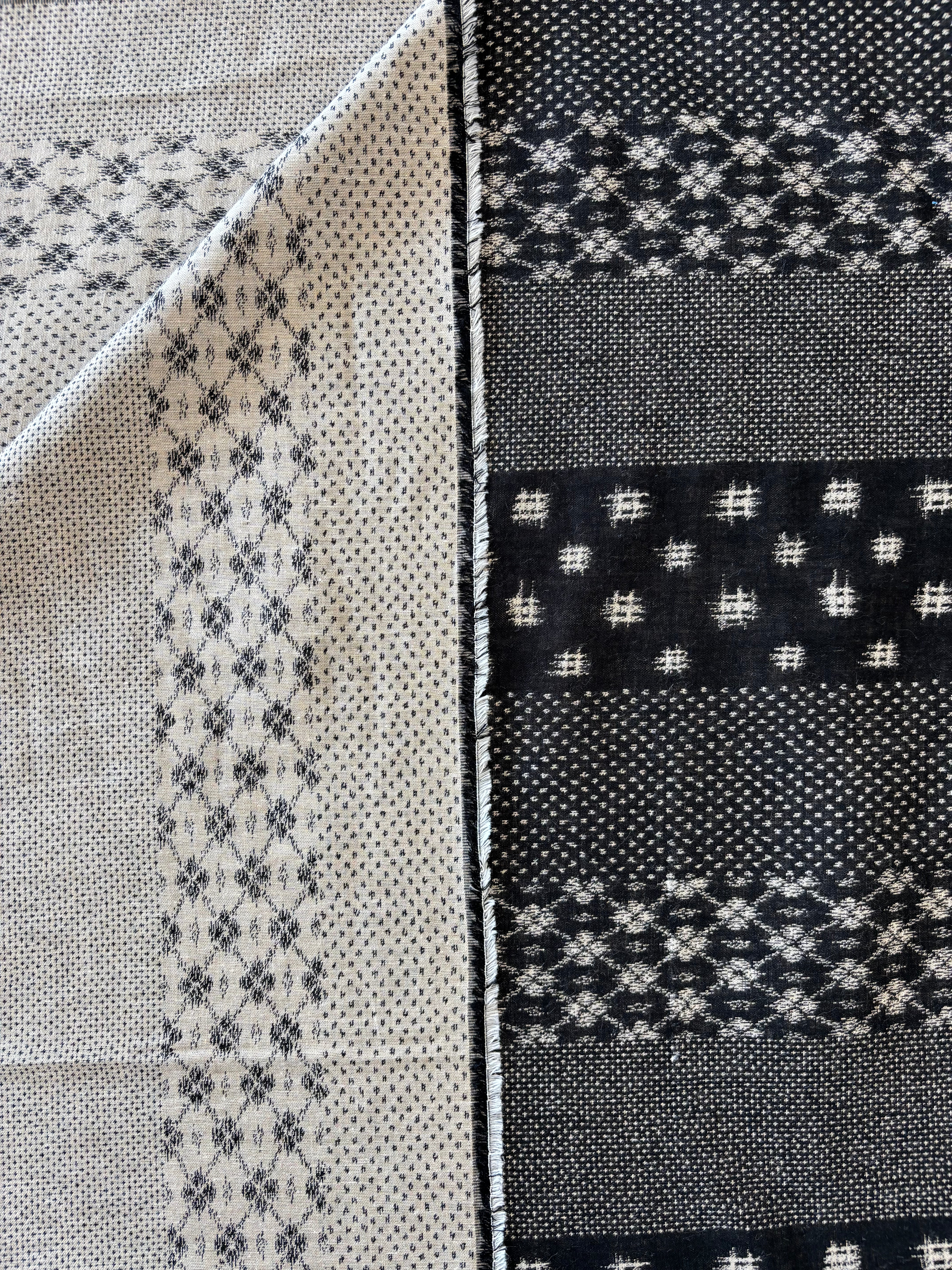 Kobayashi - Reversible Wide Stipe Cotton in Black