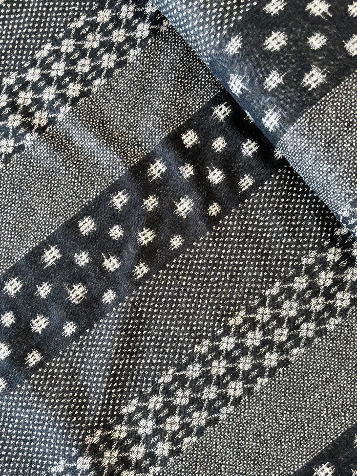 Kobayashi - Reversible Wide Stipe Cotton in Black