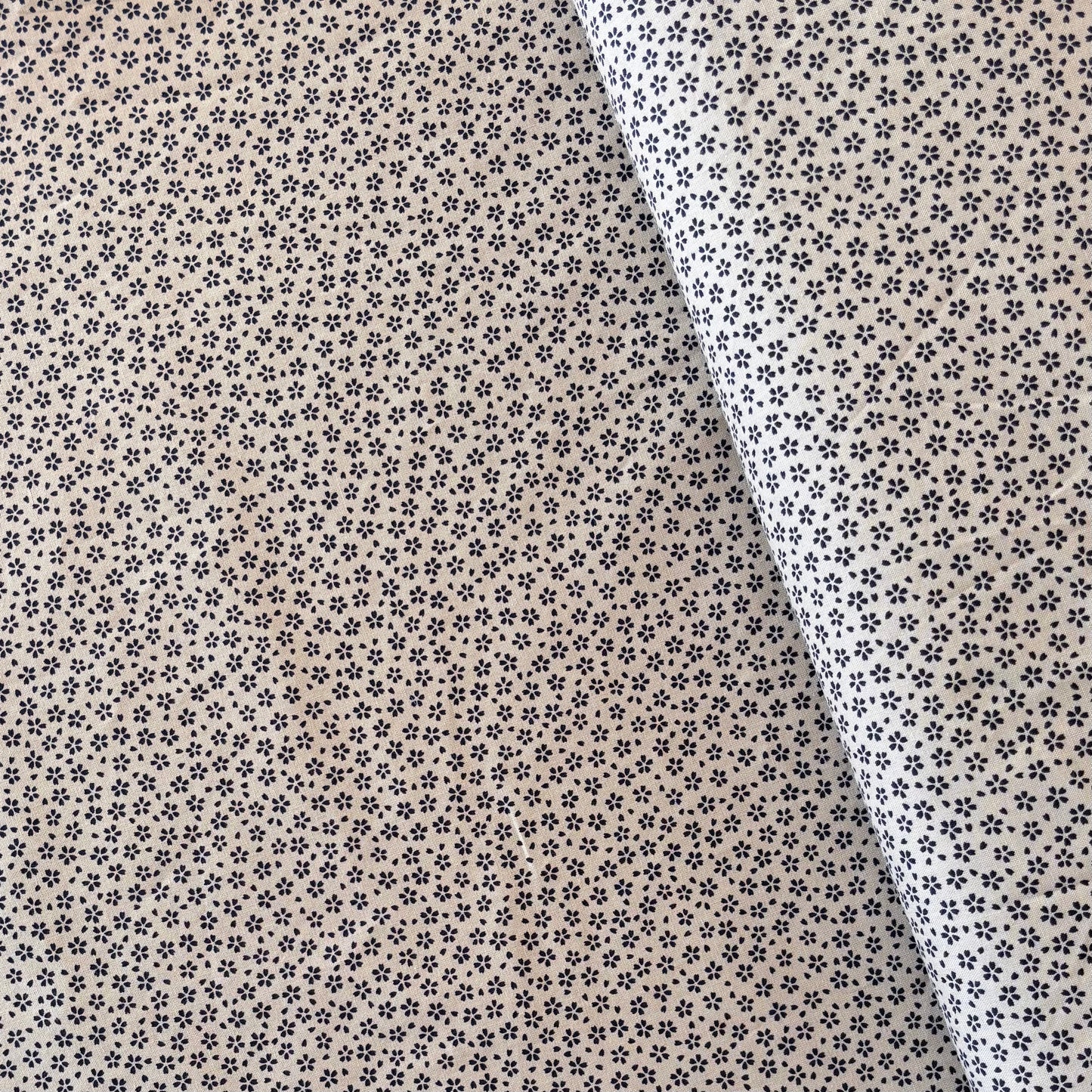 Sevenberry - Off-White Cherry Blossom Sakura