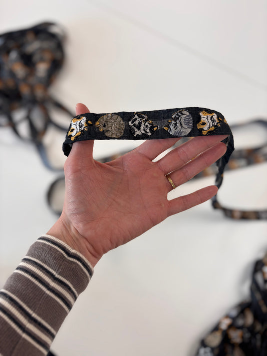 Embroidered Trim - Sleeping Cats (Black)