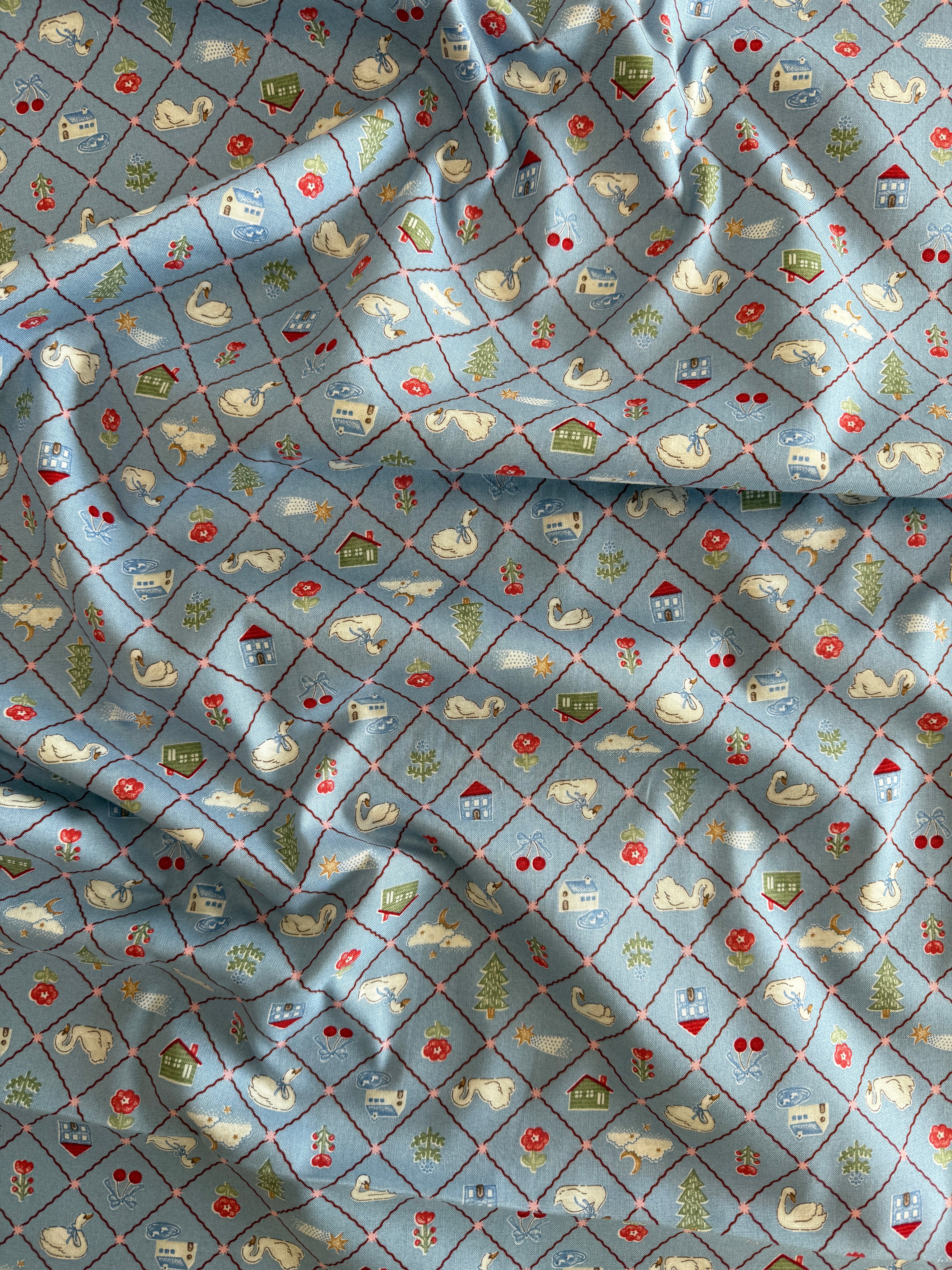 Cozy Swans - Blue