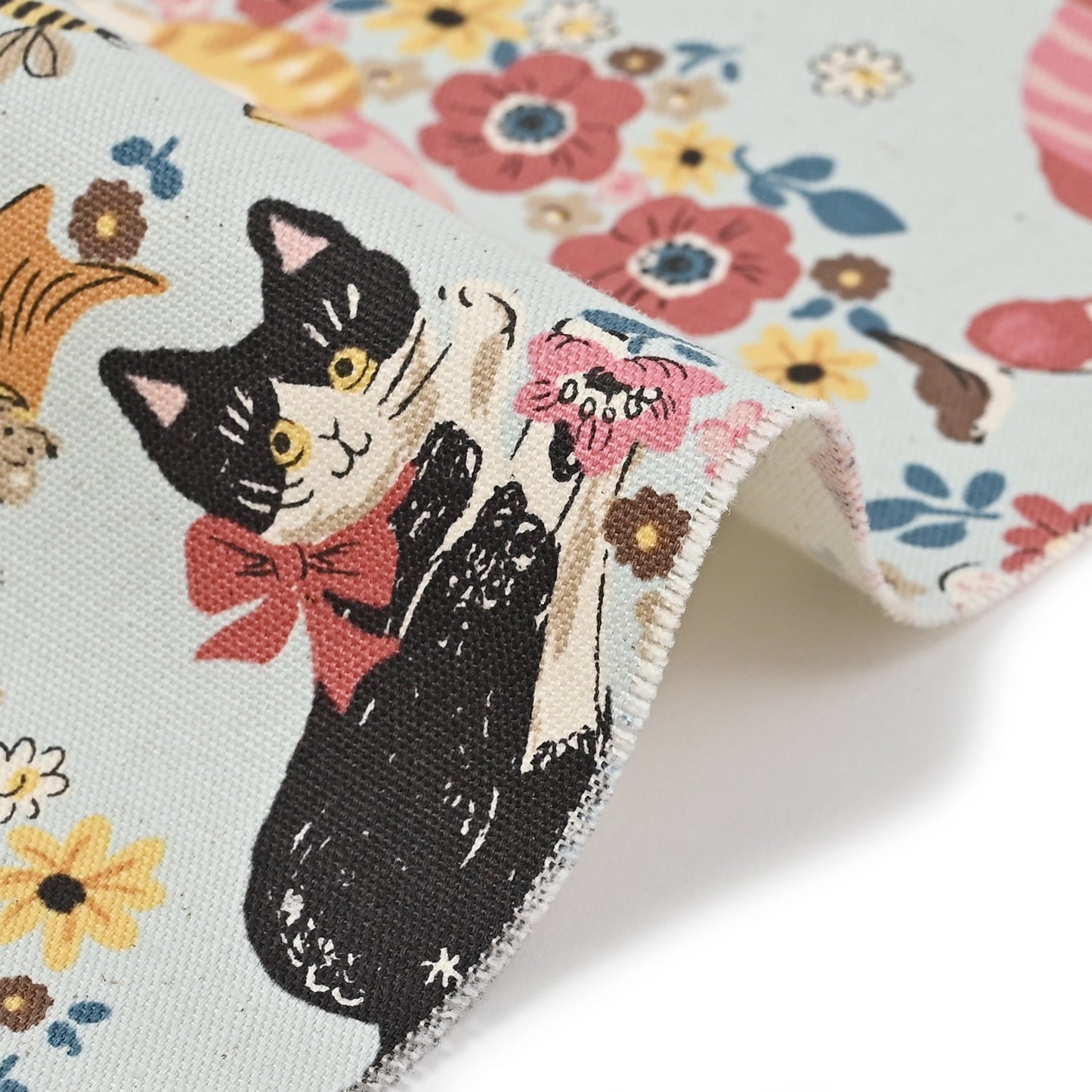 Kokka - Powerful Animal Cats Flower Garden Cotton Oxford (Natural)