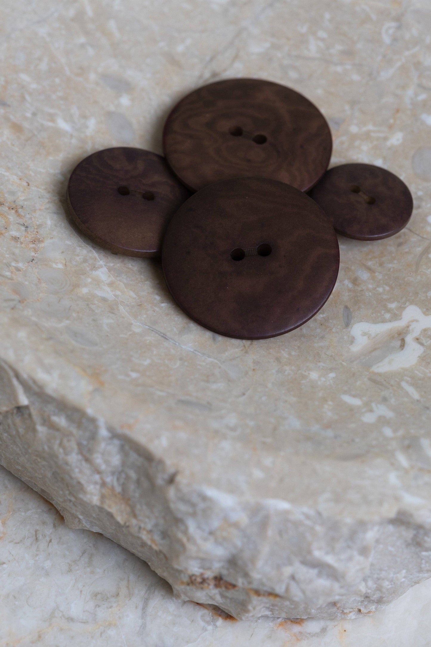 Palm Buttons - oat chocolate x50